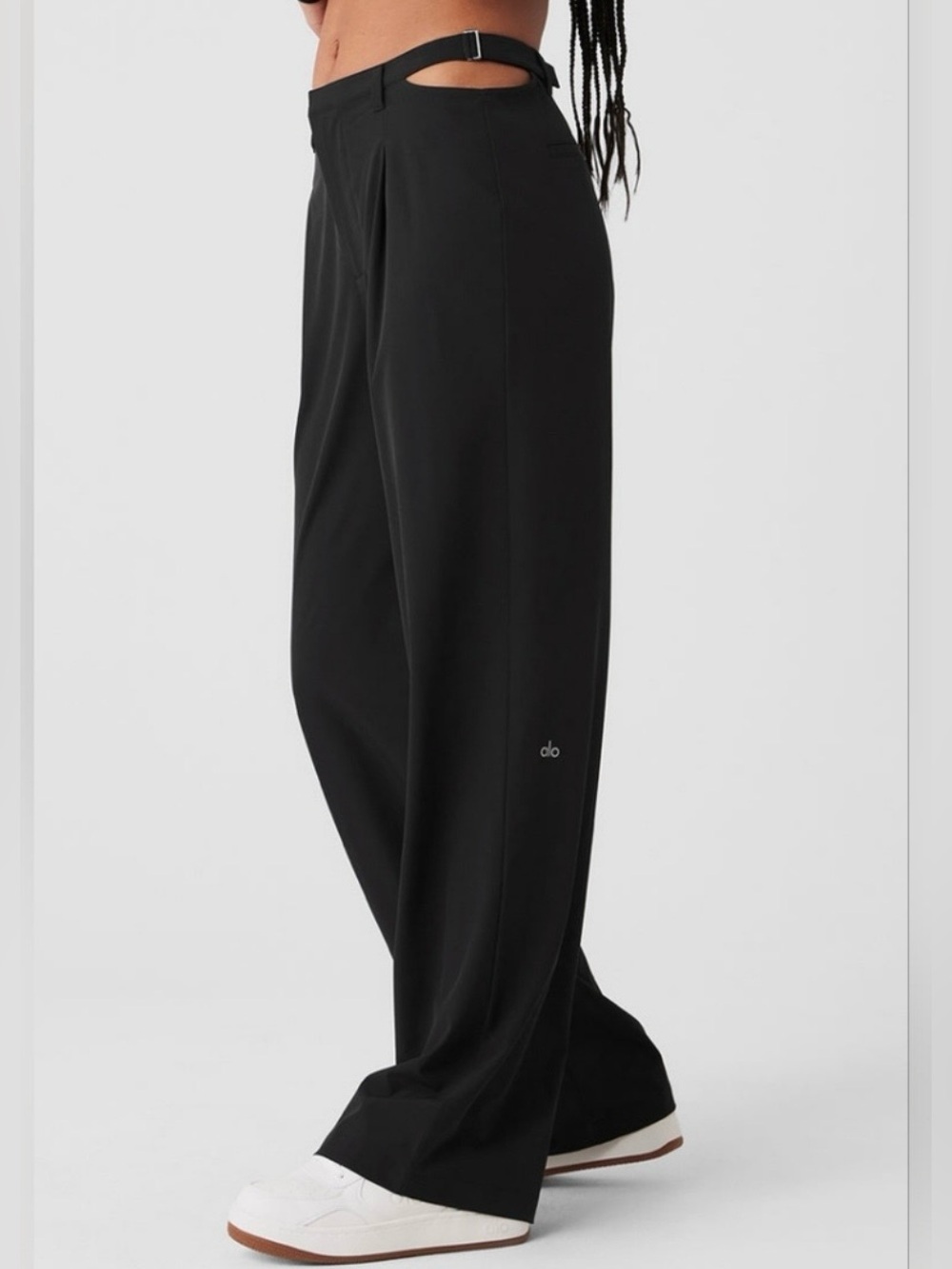 ALO Yoga Mid Rise Showdown Trouser in Black - XL (measured)
